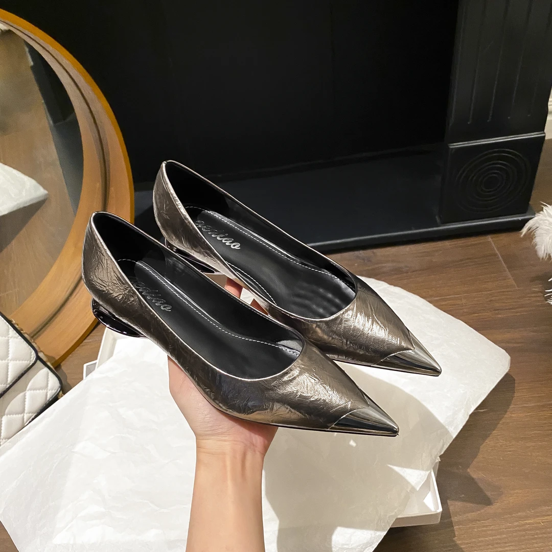 【里外全真皮】2024年新款粗跟设计感包头低跟粗跟真皮尖头单鞋女