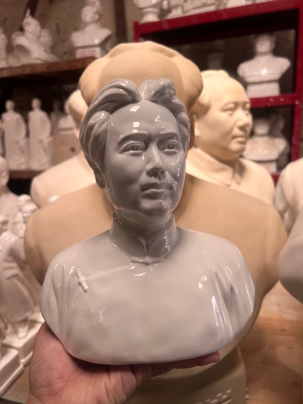 毛主席瓷像23公分