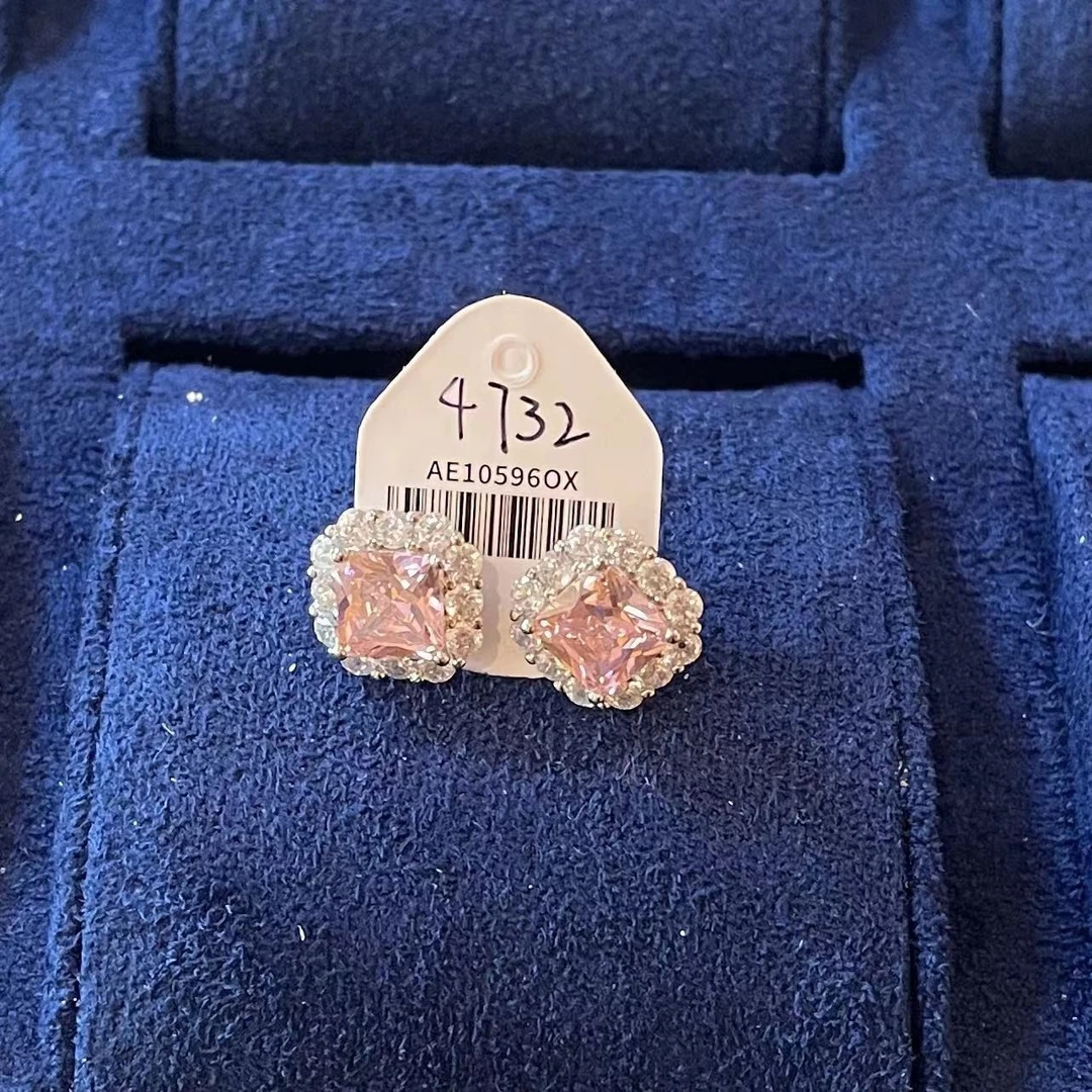粉色方形精美耳环 4732