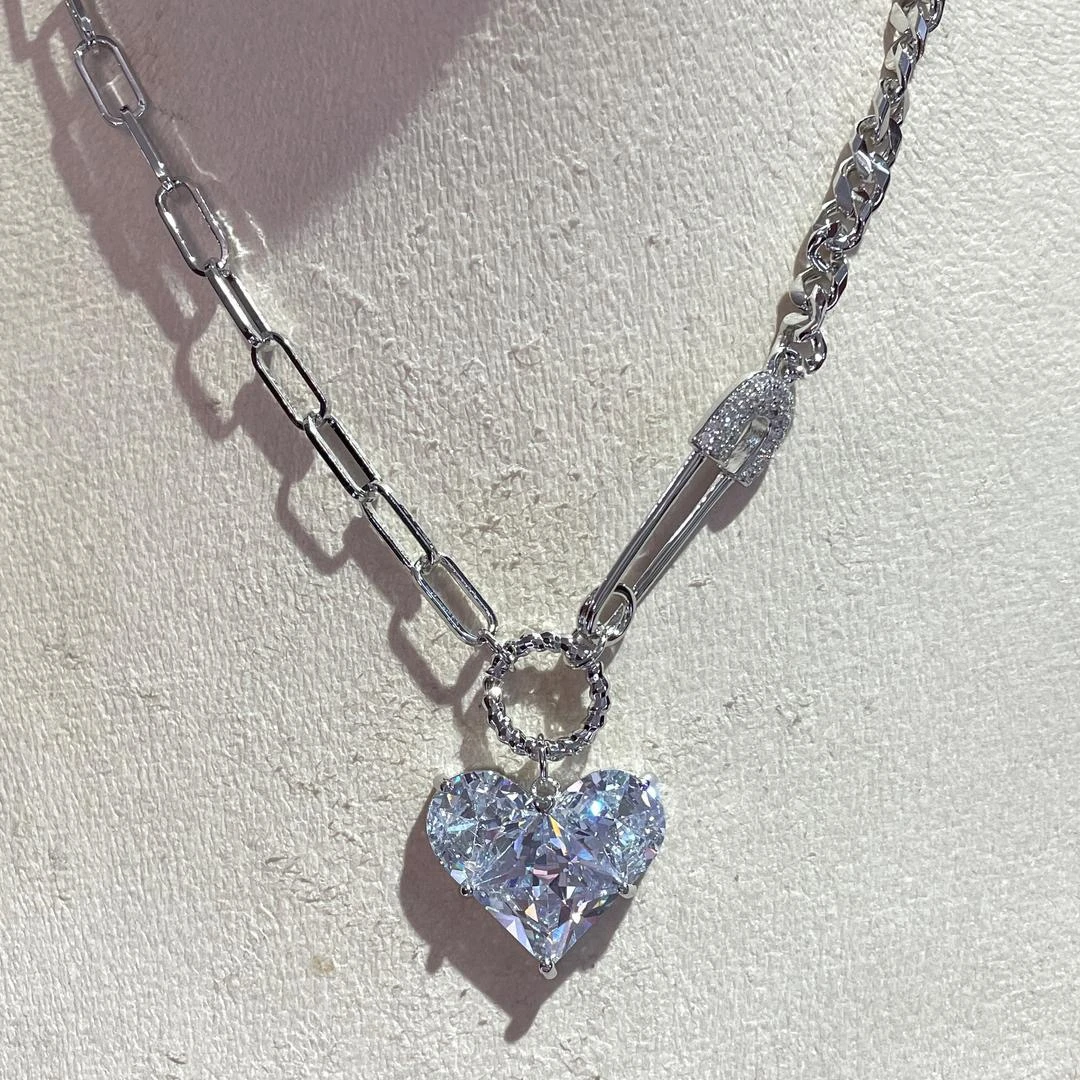 白色爱心项链 FG1561