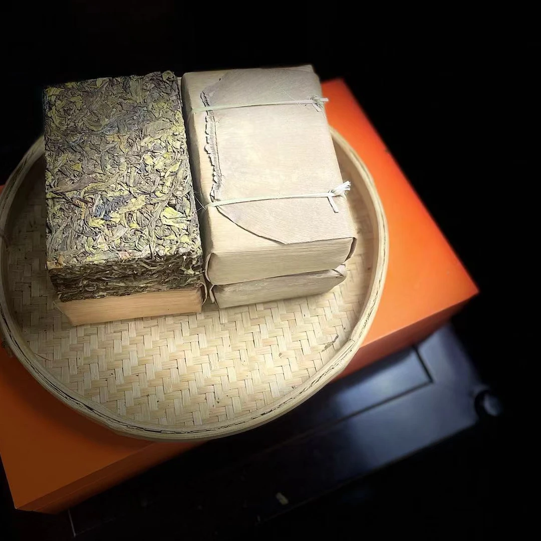 单株古树黄金叶茶砖500克