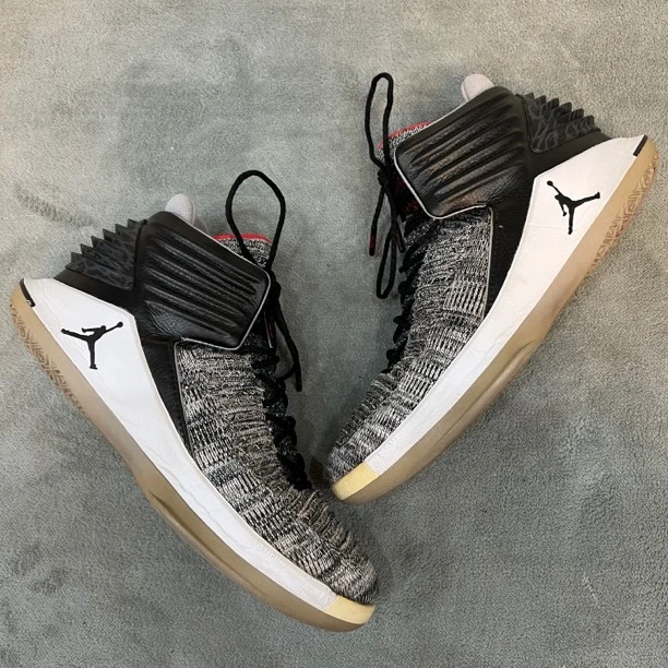 90新 AIR JORDAN aj32黑水泥42.5码男鞋