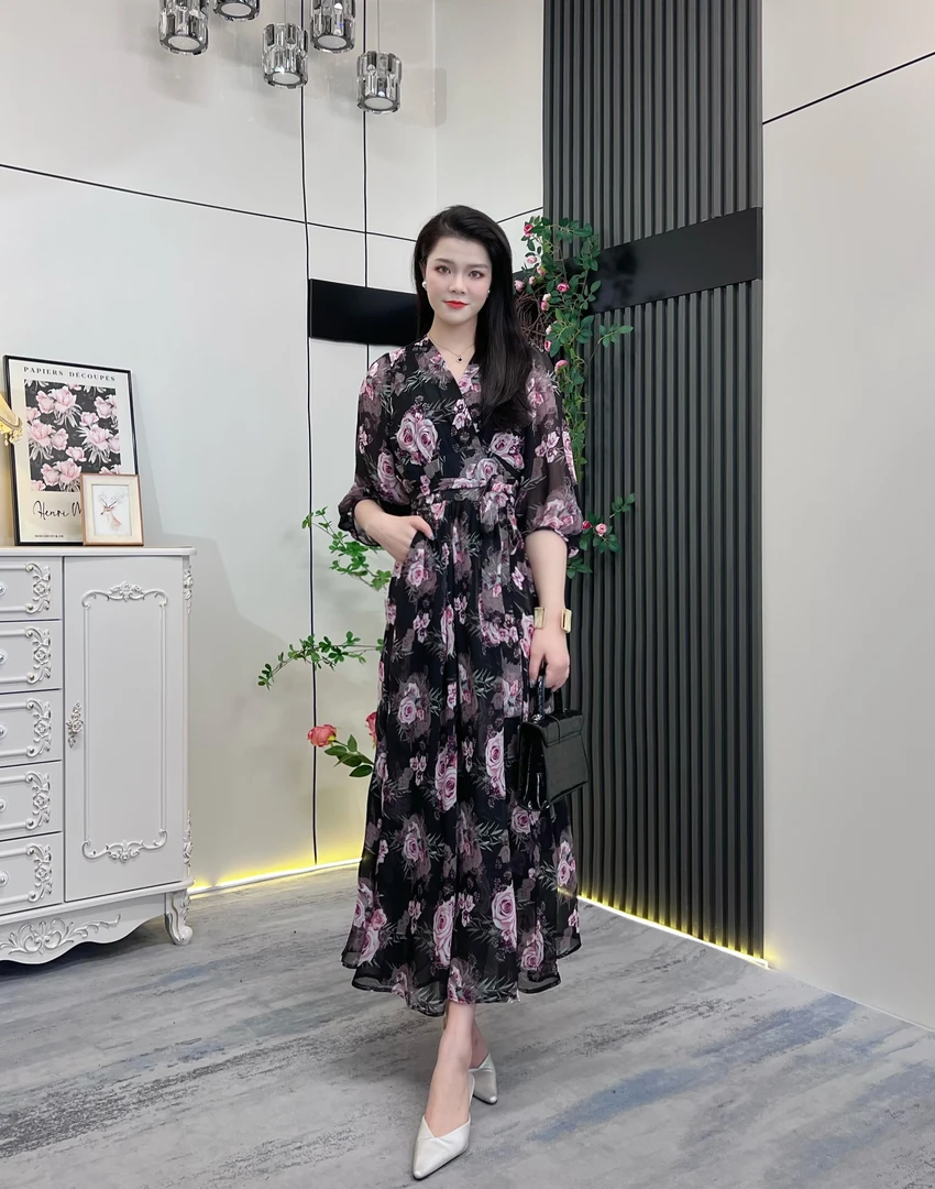 新款法式一片式紫玫瑰气质时尚修身长款显瘦V领连衣裙