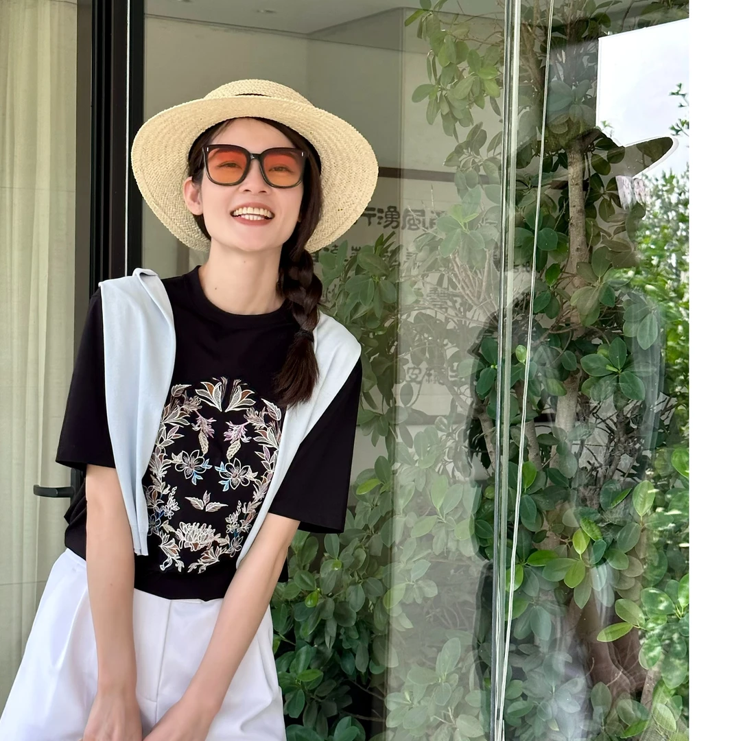 阿玛施AMASS黑色休闲百搭夏季百搭宽松印花圆领时尚T恤女5300336