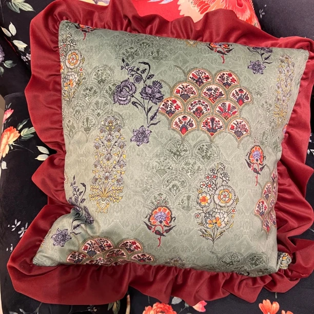 赤橙冰蓝｜原创定制繁花花窗抱枕