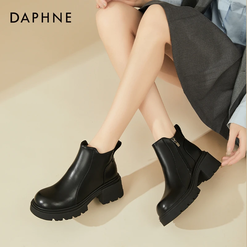 达芙妮黑色绒面高跟鞋女秋冬季加绒女靴2025年新款粗跟短靴袜子靴