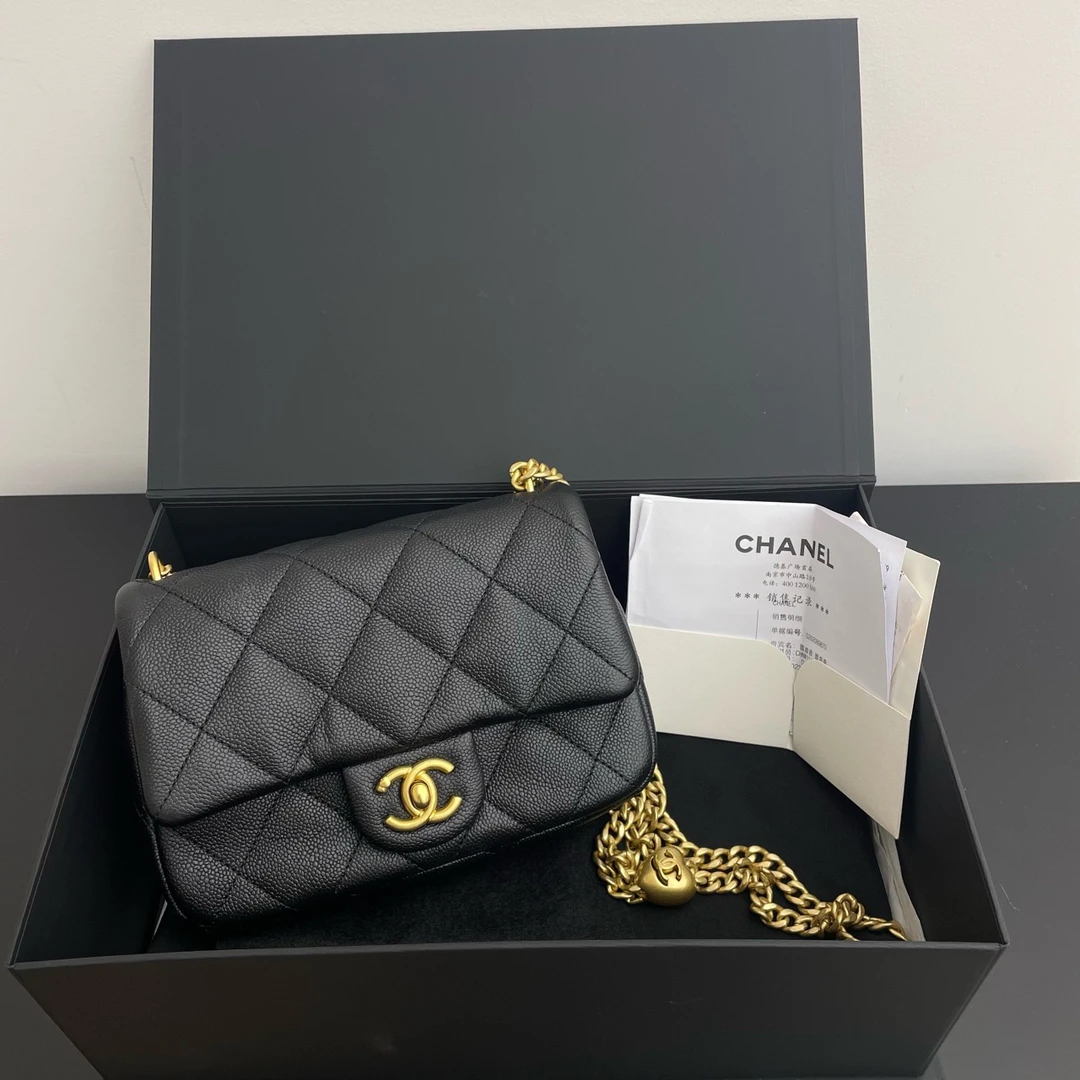 99新 Chanel/香奈儿 24P爱心金球方胖子 附件：盒子、尘袋、小票