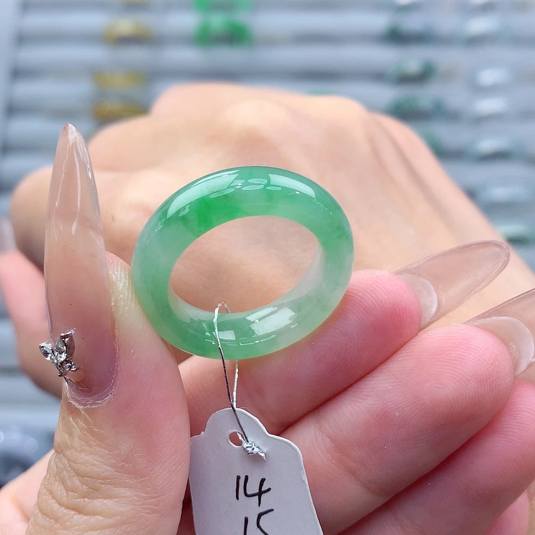 翡翠戒指未镶嵌天然