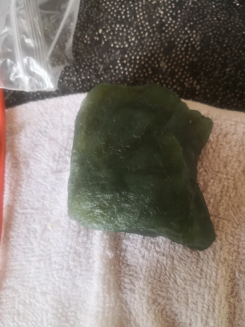 天然岫玉原石，摆件