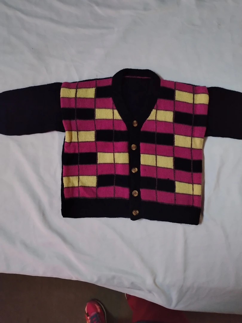 手编儿童开襟毛衣，撤店甩卖。