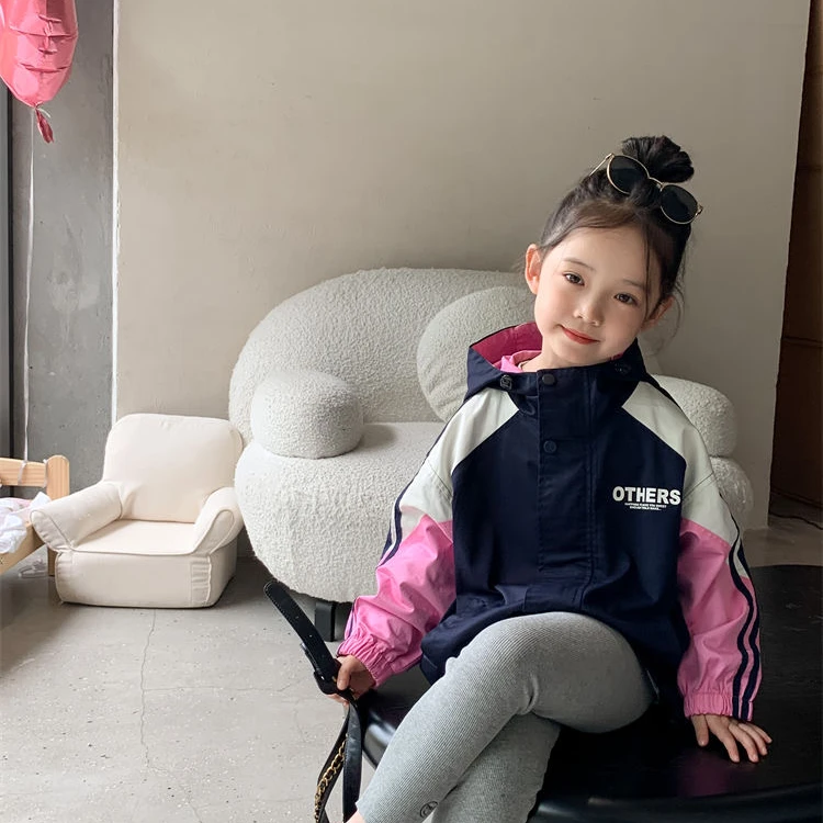 儿童拼色冲锋衣春秋2024新款休闲男女童运动外套女孩中大童冲锋衣