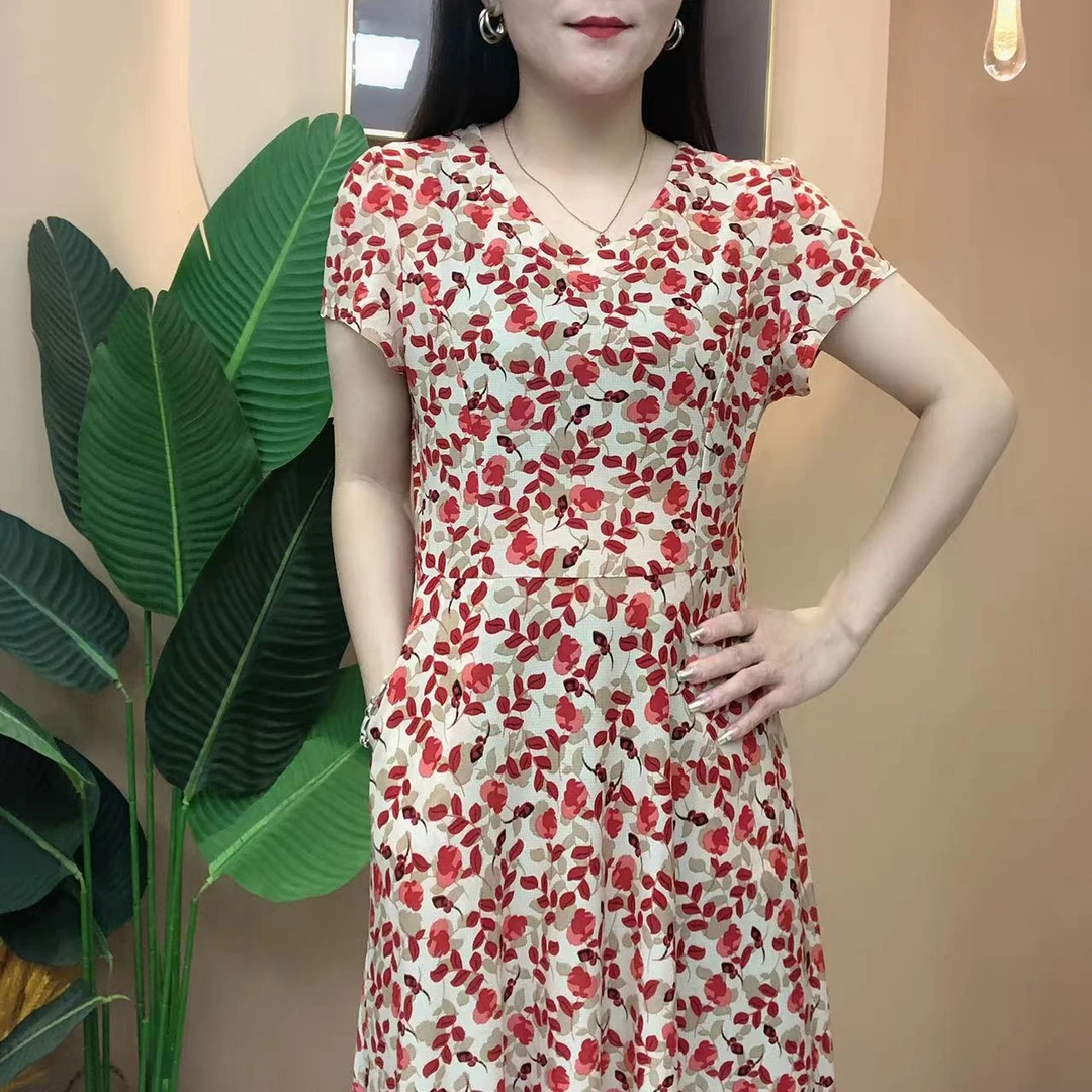 2023夏季新款洋气减龄妈妈装短袖小碎花连衣裙女显瘦遮肉v领裙子