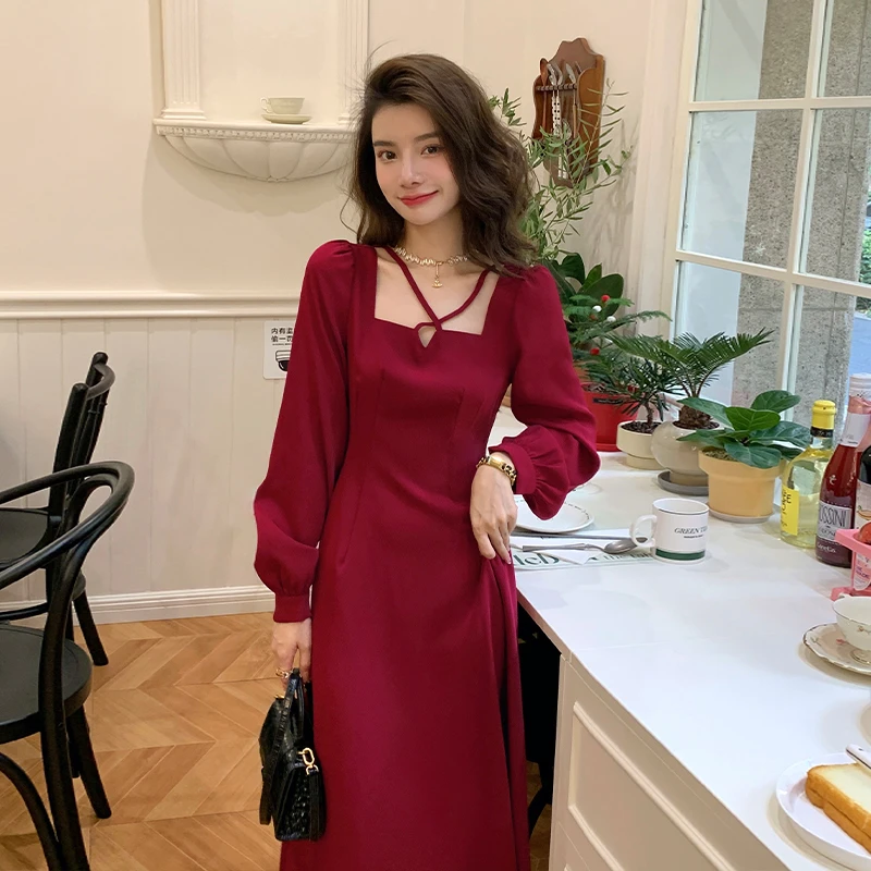 红色方领连衣裙连衣裙修身女2023新款方领高级感法式复古长袖7545
