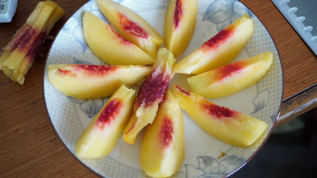 一口脆甜，“桃”醉味蕾，舌尖上的魅力之旅