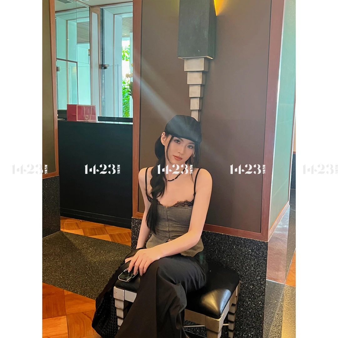 1423【美式辣妹】灰色蕾丝拼接显瘦辣妹吊带