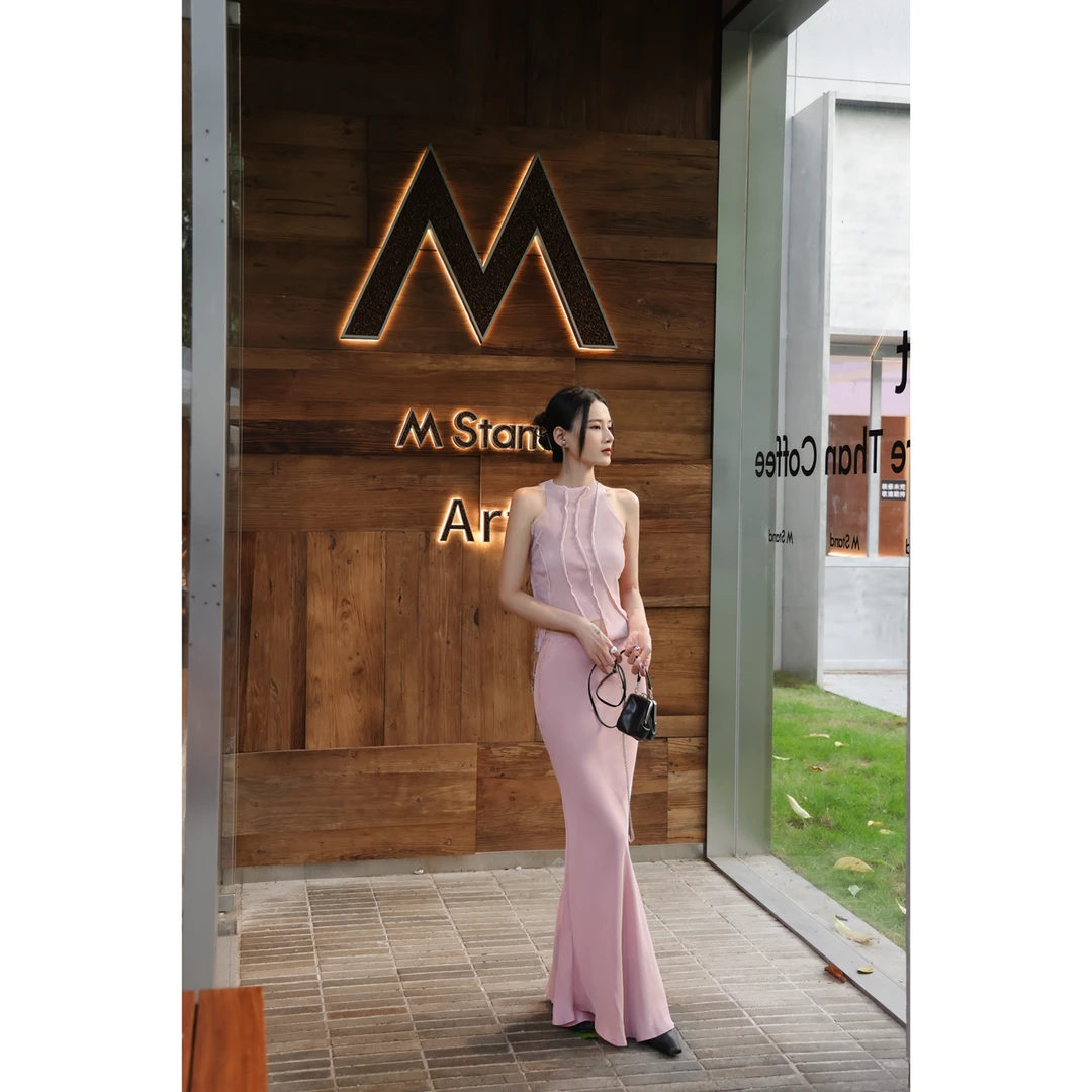 1423【桃之夭夭】网纱拼接不规则修身上衣&斜裁不规则性感半裙