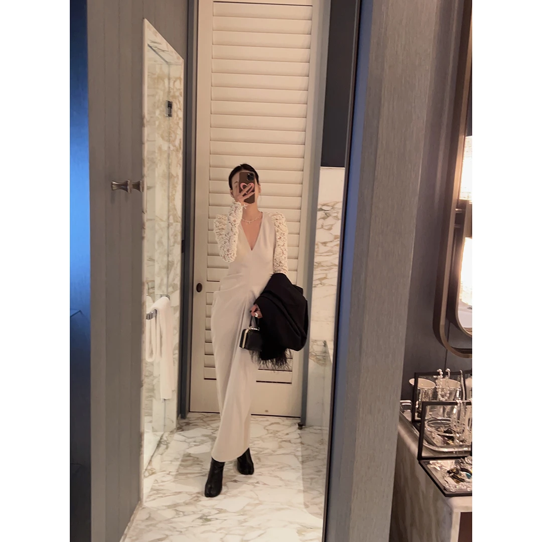 1423【星河皓月】V领蕾丝花苞袖拼接垂坠连衣裙