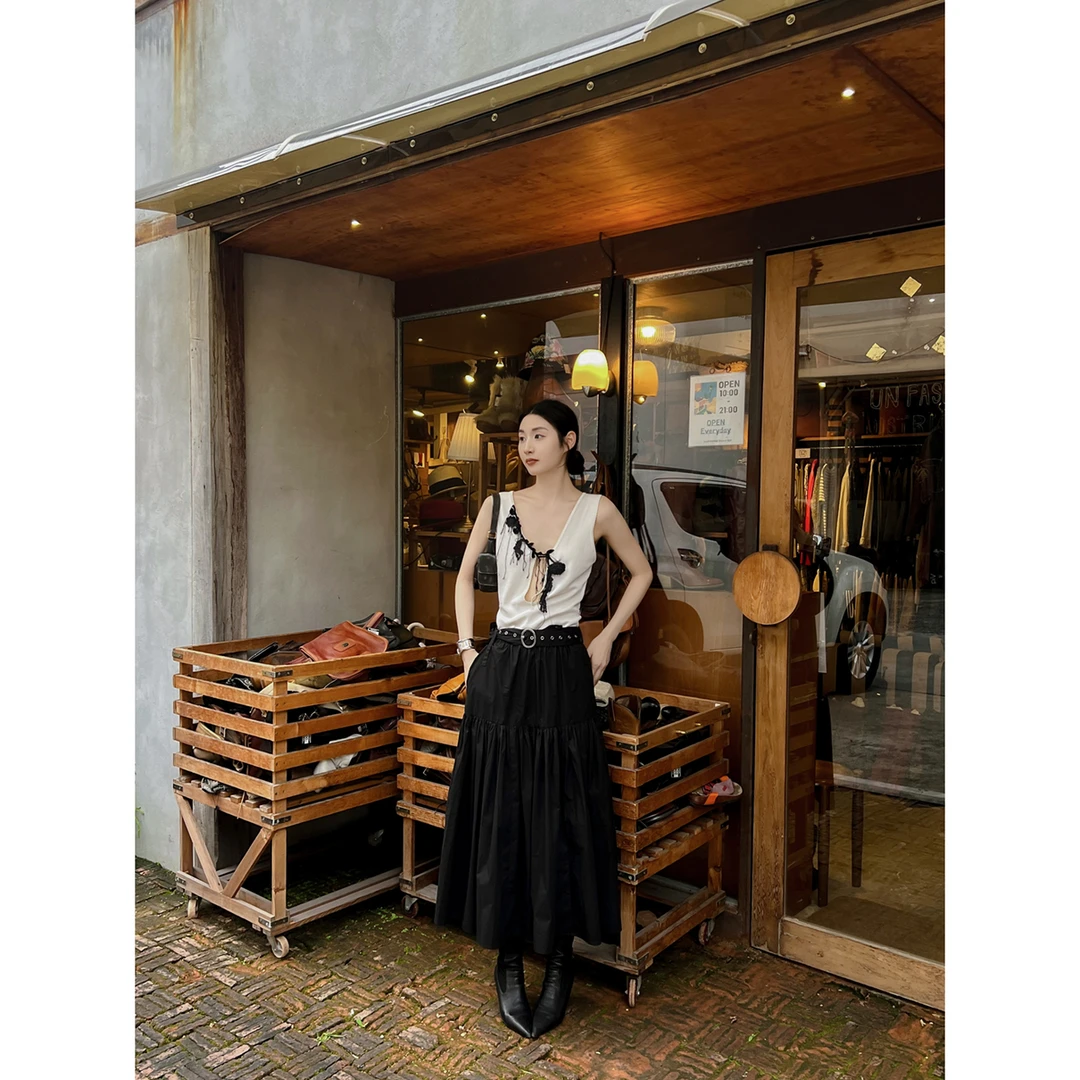 1423【蔷薇之恋】手工钩花水滴镂空上衣&黑色百皱半身裙