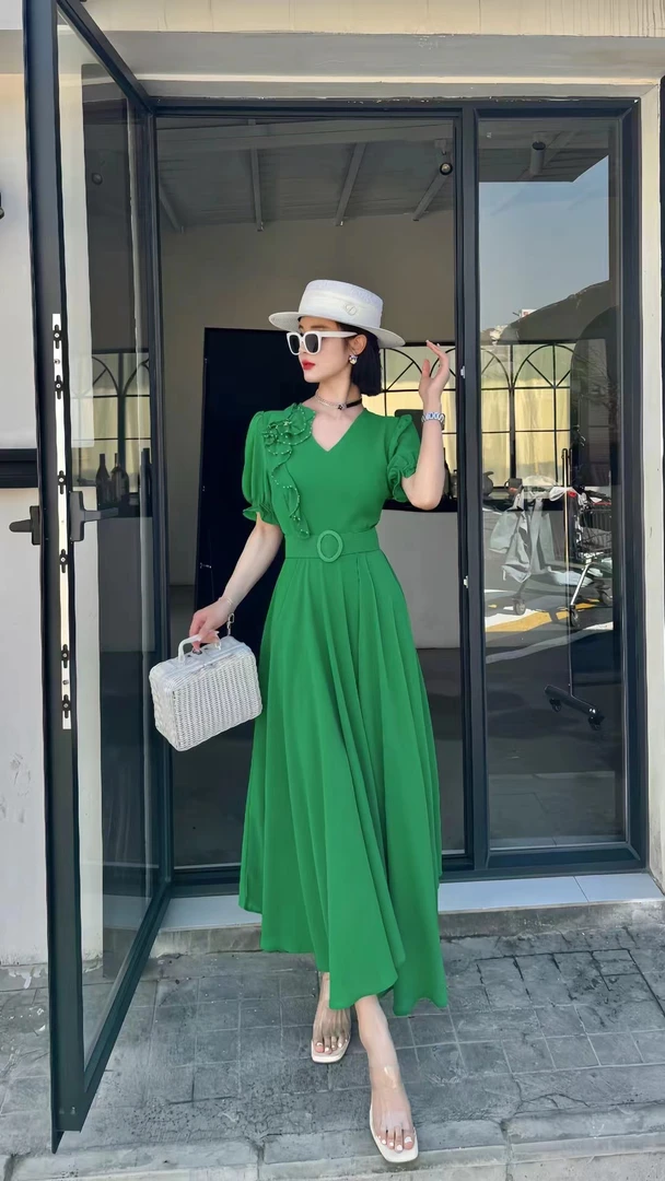 高品质时尚精致大摆连衣裙轻奢气质优雅名媛高级气质显瘦V领长裙
