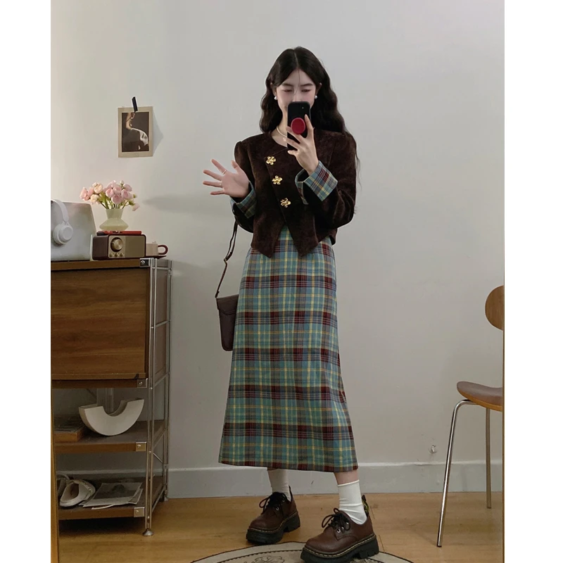 大码胖mm秋冬新款灯芯绒小香风短外套格子半身裙套装裙气质两件套