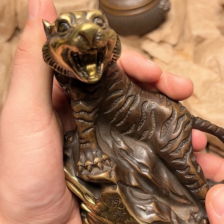 铜器摆件做工精良