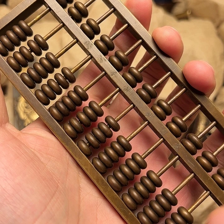 文玩铜器做工精良