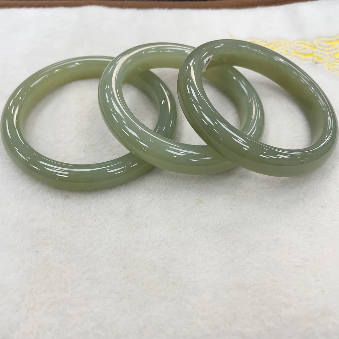 天然和田玉手镯拍一发一多样性