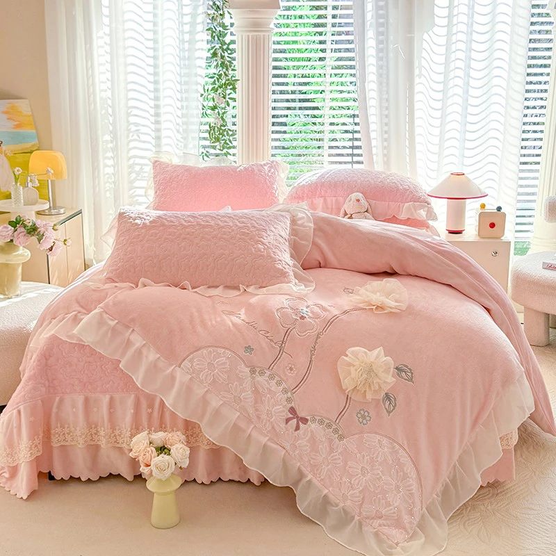 新款加厚十斤牛奶绒床盖四件套韩版绣花牛奶绒正宗牛奶绒夹棉床盖