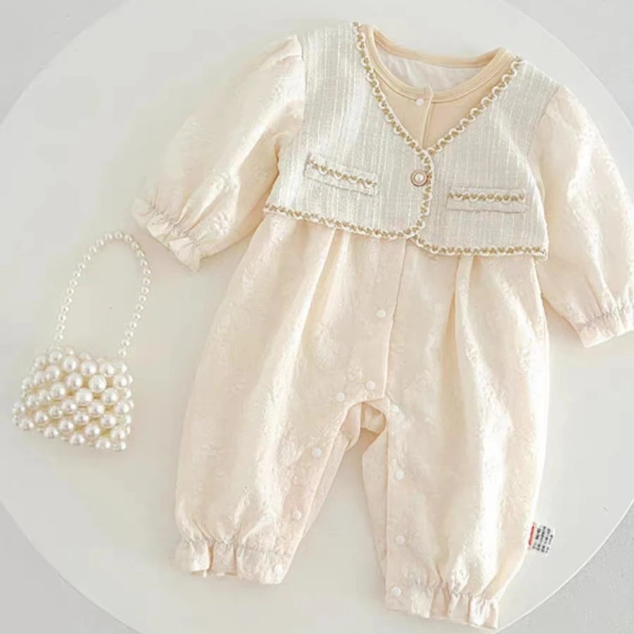 新款婴儿春秋连体衣新生女宝宝无骨哈衣爬服公主百天小香风礼服