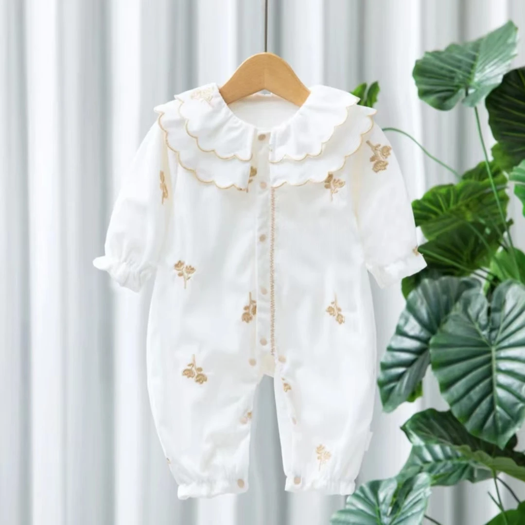 春秋季双层女宝外出服满印刺绣小花双层翻领时尚可爱连体哈衣外出