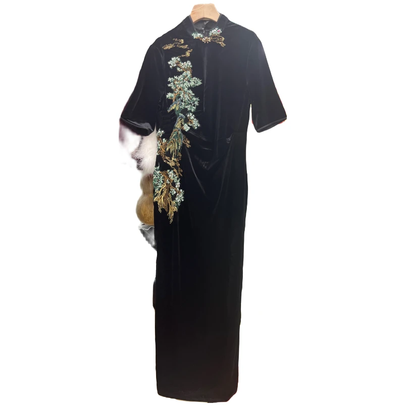 【徐小凤专属】国风黑色长款气质中袖旗袍，领口胸前钉珠刺绣