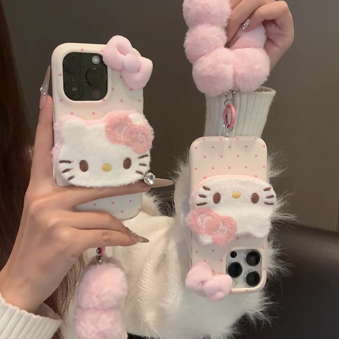 毛绒KT猫公仔适用苹果16手机壳iPhone15promax挂绳14/12创意13/11
