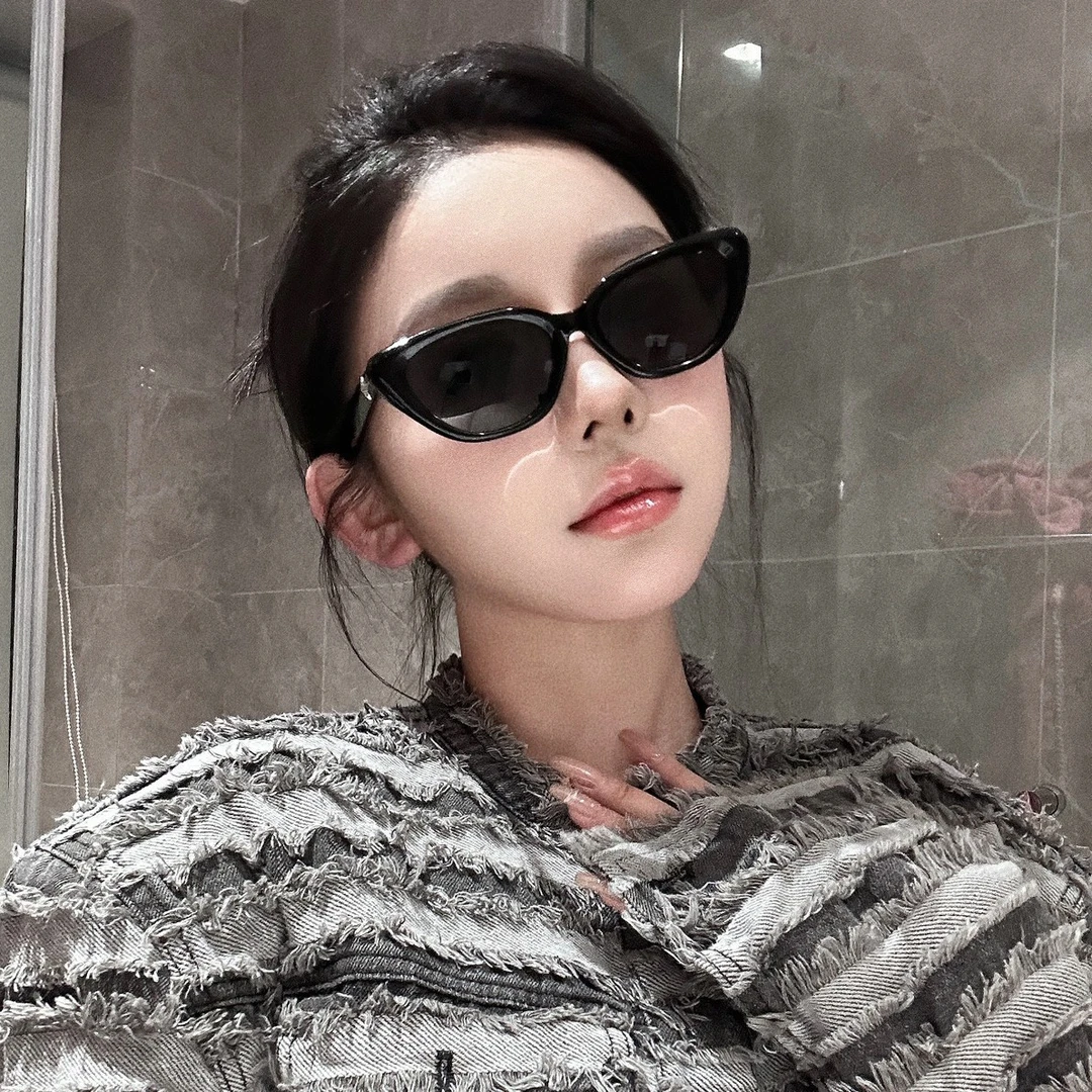 复古三角猫眼小脸墨镜女高级感ins黑色小框太阳眼镜防晒造型拍照