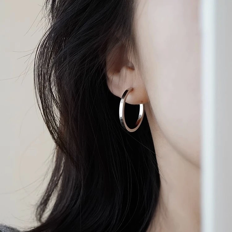 钛钢耳饰 法式圈圈耳环新款耳钉小众设计素圈耳圈女高级感耳饰ins