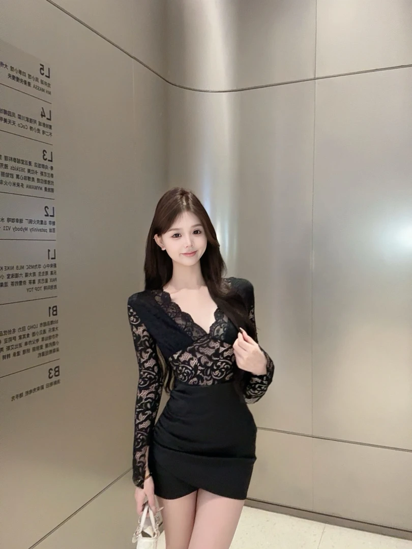 【CUTE 专属】气质纯欲性感蕾丝拼接v领长袖连衣裙褶皱显瘦包臀裙