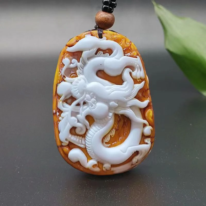 ....时尚饰品龙涎香龙牌吊坠
