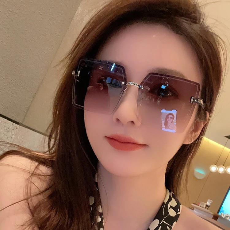 2025新款太阳眼镜女潮高级感防紫外线无框墨镜夏大脸显瘦开车专用
