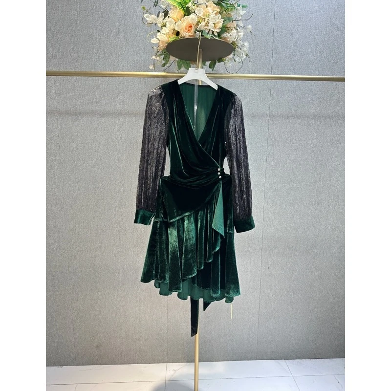 9005-A-7-5-3 气质女人味V领蕾丝拼接丝绒连衣裙新款高腰显瘦长裙