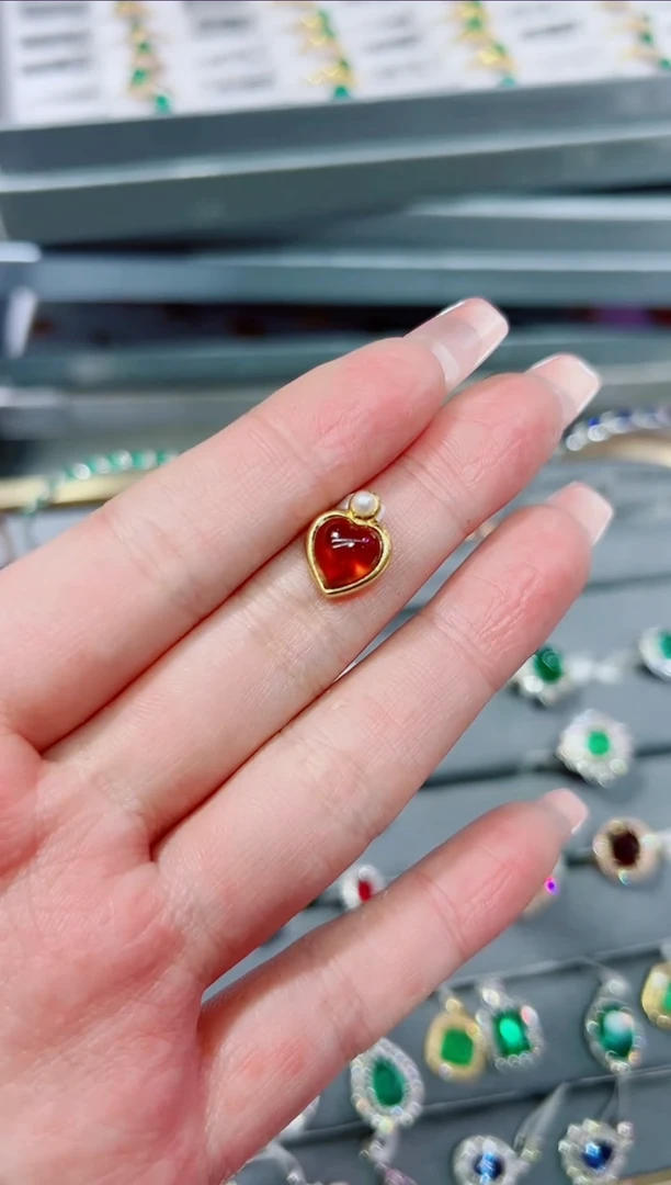 【闪购商品】石榴石吊坠18K金镶嵌·