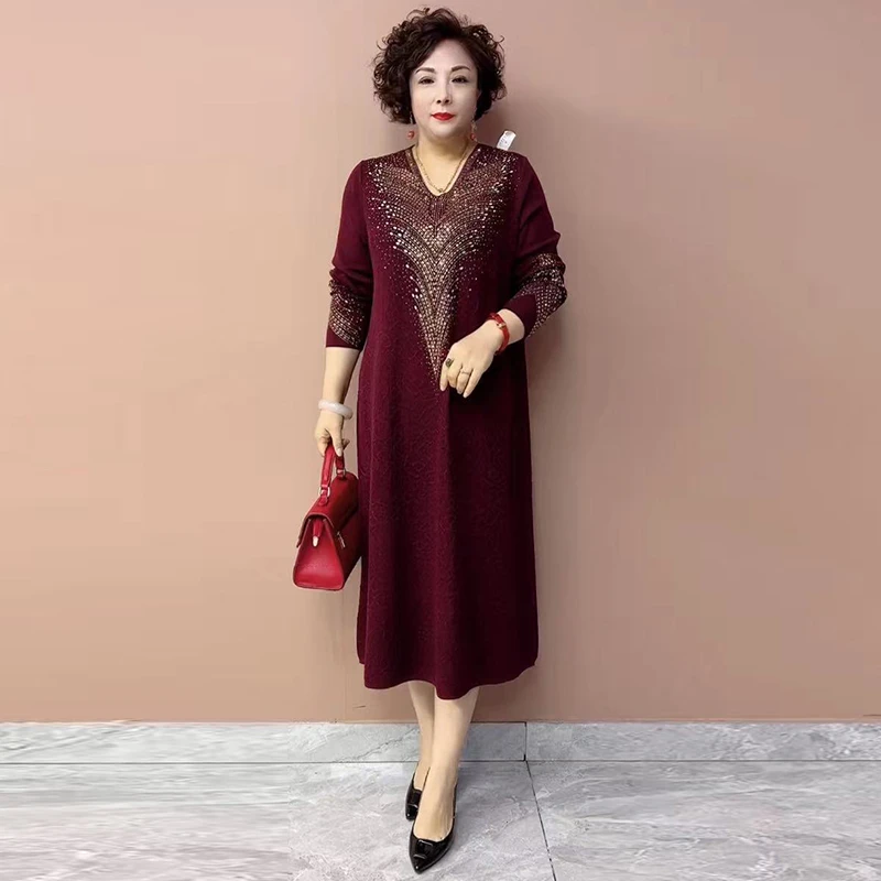 精致镶钻V领气质修身显瘦大码连衣裙秋冬减龄喜婆婆针织裙长裙125