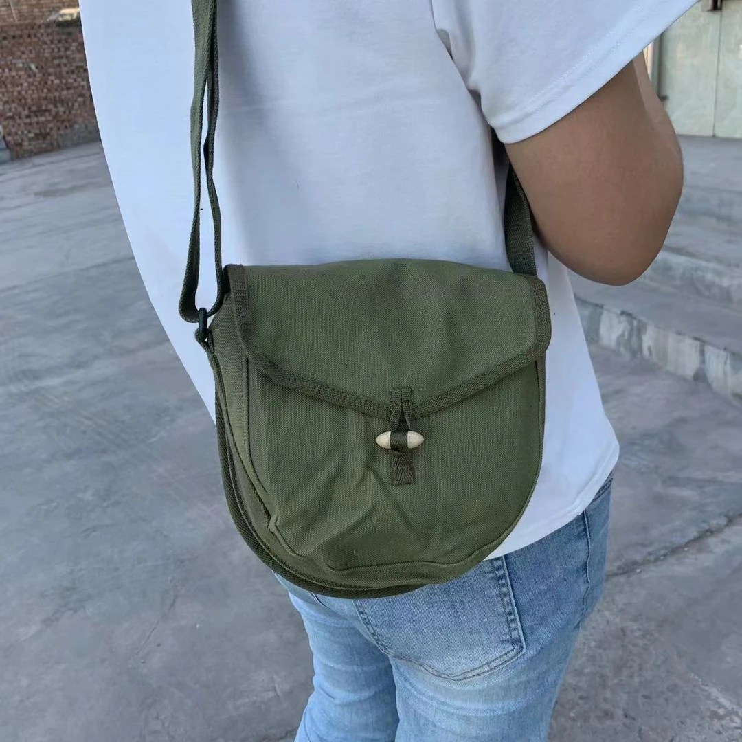 正品老货库存橄榄绿加厚鼓包 战术多功能复古青春小包
