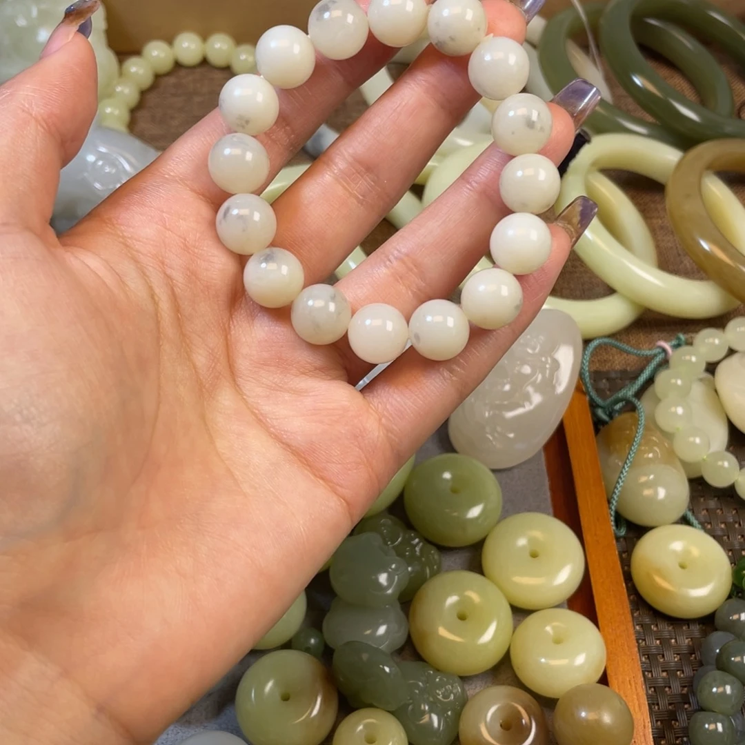 和田玉手串未镶嵌青花