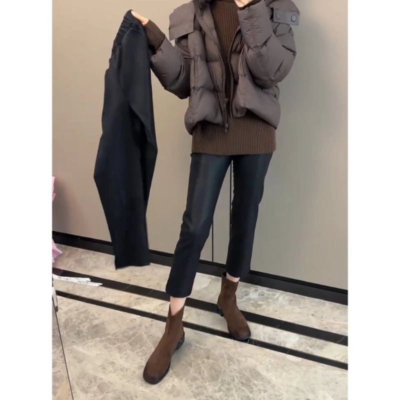 大码女装高腰修身显瘦八分休闲裤子2024冬季新款洋气时髦百搭皮裤