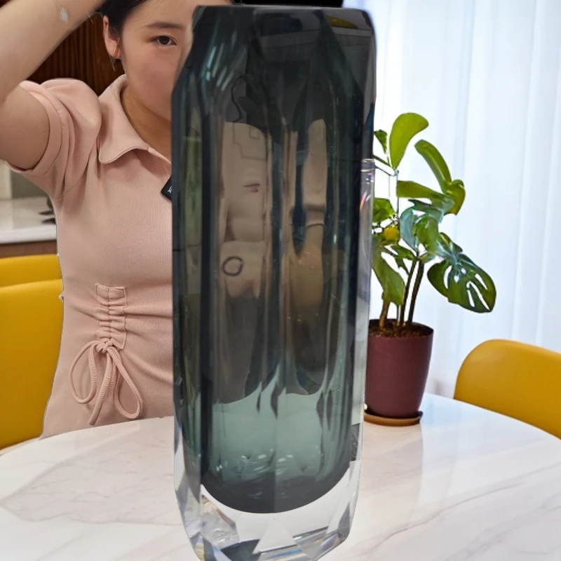 高端冷切琉璃花瓶摆件烟灰色高货孤品大气纯手工高级感人造水晶