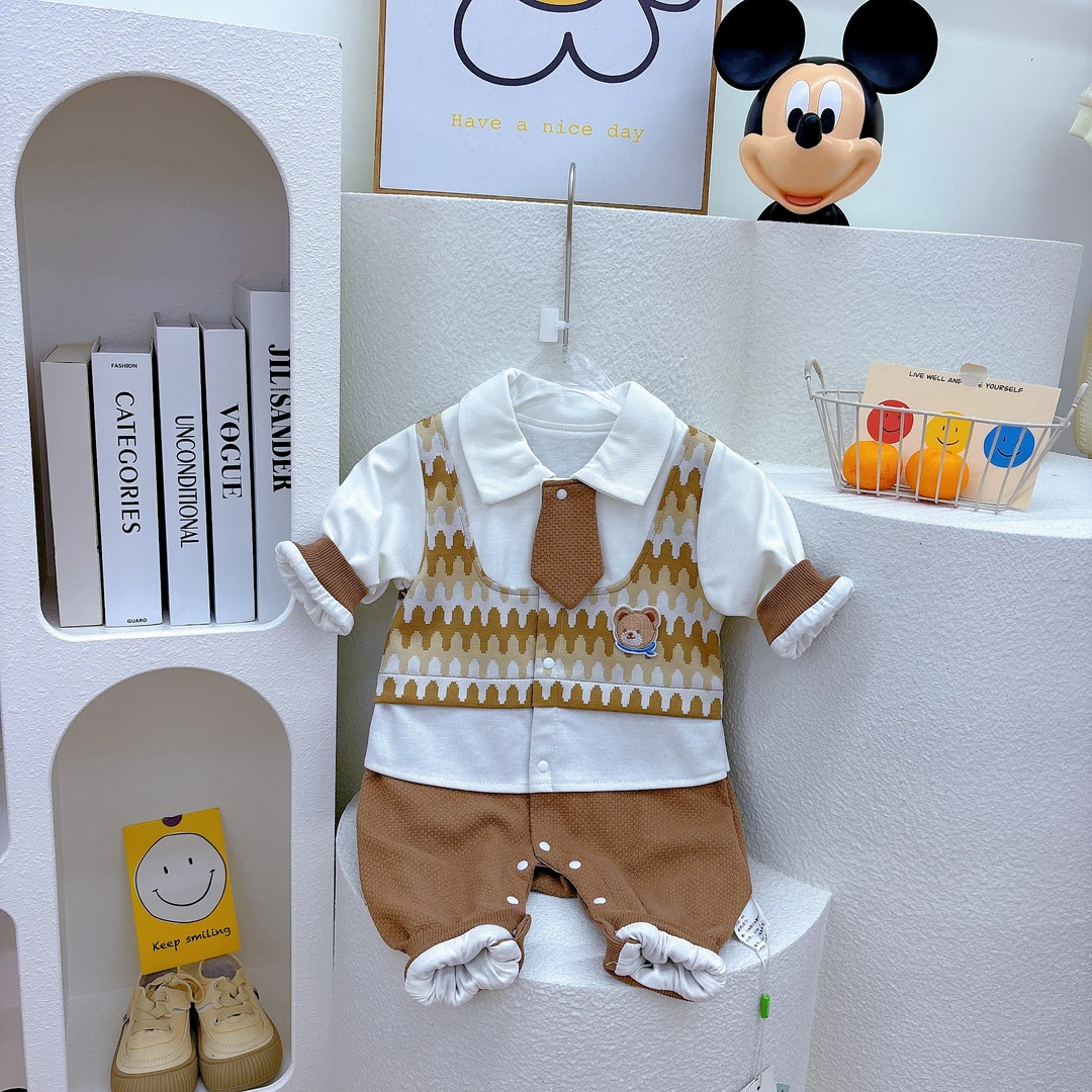 卡洋洋面朝大海连体衣。