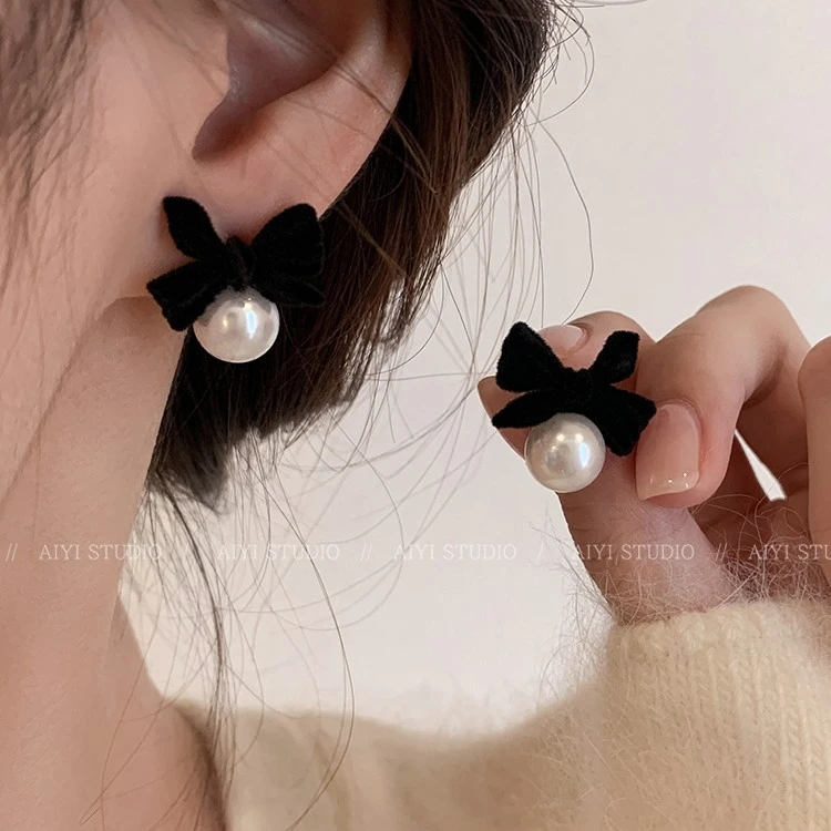 合金耳饰 丝绒蝴蝶结耳钉女复古气质高级感植绒耳环耳饰时尚可爱~