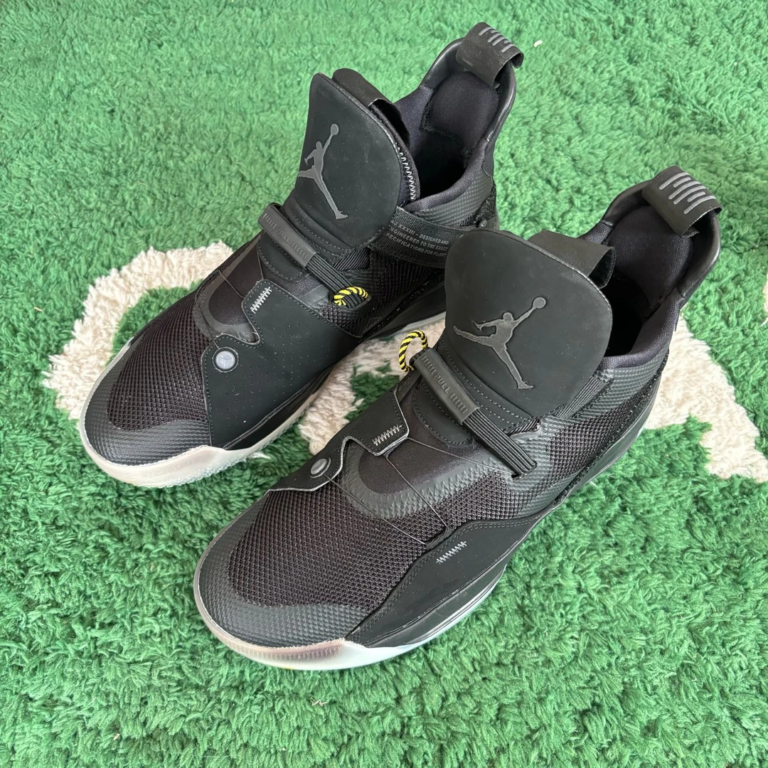 AJ33黑武士 43码 下地1次 成色充新 公价1499 实战好鞋篮球鞋