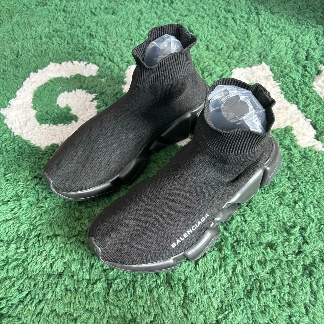 Balenciaga/巴黎世家 纯黑白字袜子鞋 36码 下地个位数