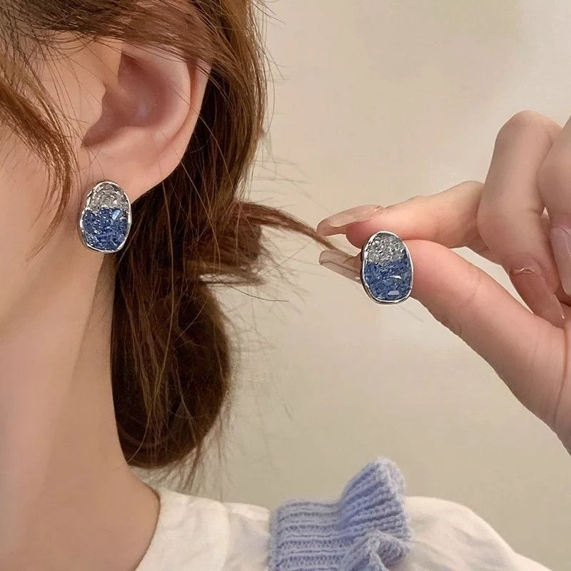 不规则椭圆蓝色渐变耳钉女甜酷港风气质撞色耳环轻奢百搭个性耳饰