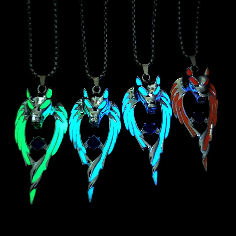 钛钢项链 夜光狼王项链图腾北境狼王吊坠男生个性霸气潮牌配饰INS